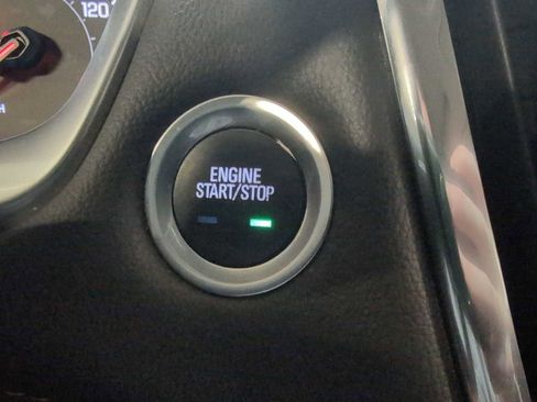 Used 2021 Chevrolet Traverse LT w/ LT Premium Package image 17