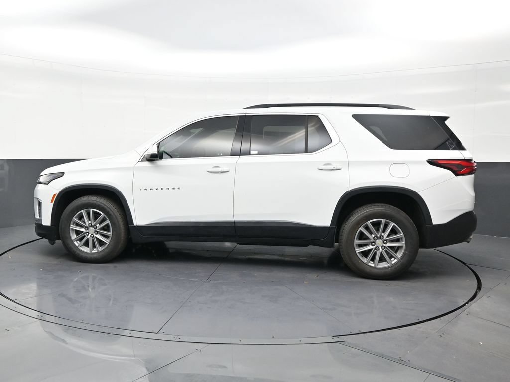 Used 2024 Chevrolet Traverse LT FWD image 2