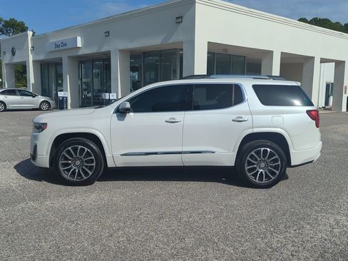 Used 2021 GMC Acadia Denali w/ Denali Technology Package FWD image 4