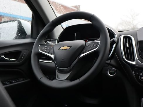 Used 2024 Chevrolet Equinox Premier image 45
