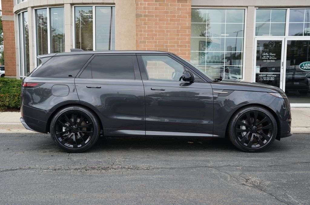 New 2026 Land Rover Range Rover Sport Dynamic SE AWD/4WD image 7