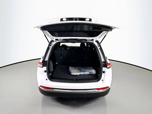 New 2025 Jeep Grand Cherokee Laredo image 23