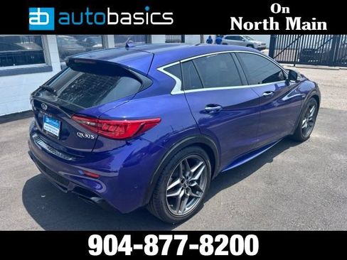 Used 2017 INFINITI QX30 Sport w/ Sport Leather Package FWD image 5