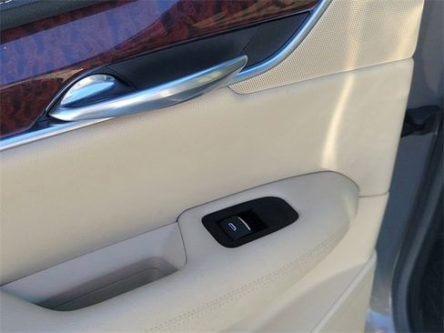 Used 2018 Cadillac XT5 Luxury w/ Driver Awareness Package image 22