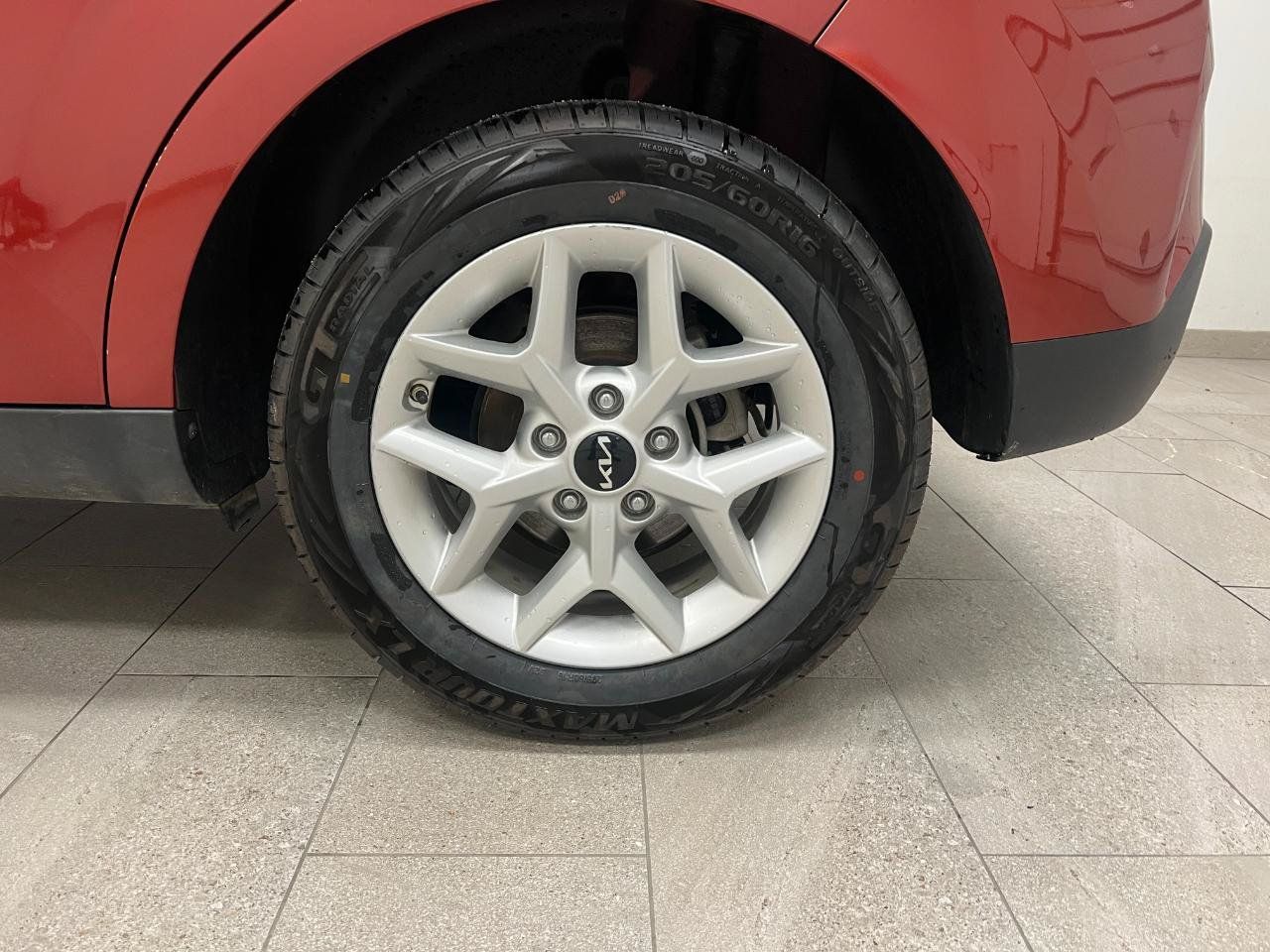 Used 2023 Kia Soul S FWD image 57