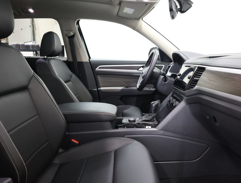 Certified 2023 Volkswagen Atlas SE w/ Panoramic Sunroof Package AWD/4WD image 21