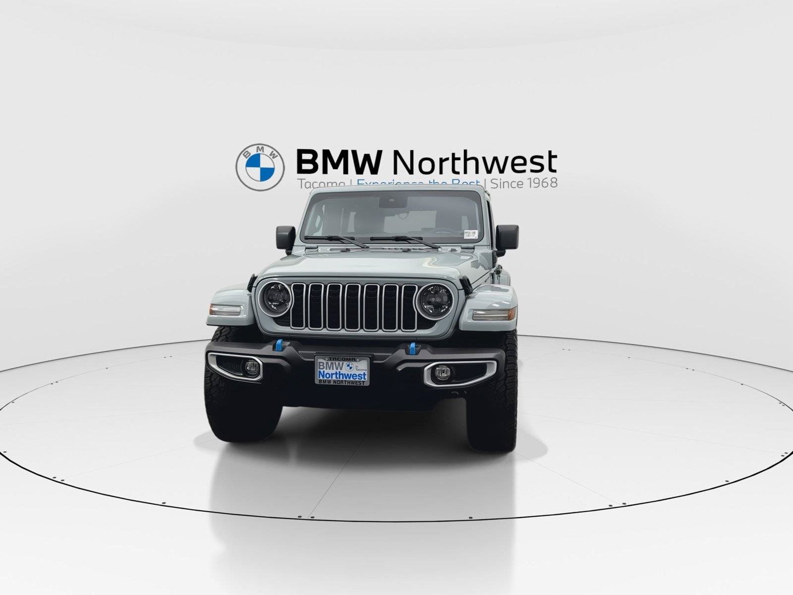 Used 2024 Jeep Wrangler Unlimited Sahara AWD/4WD image 8