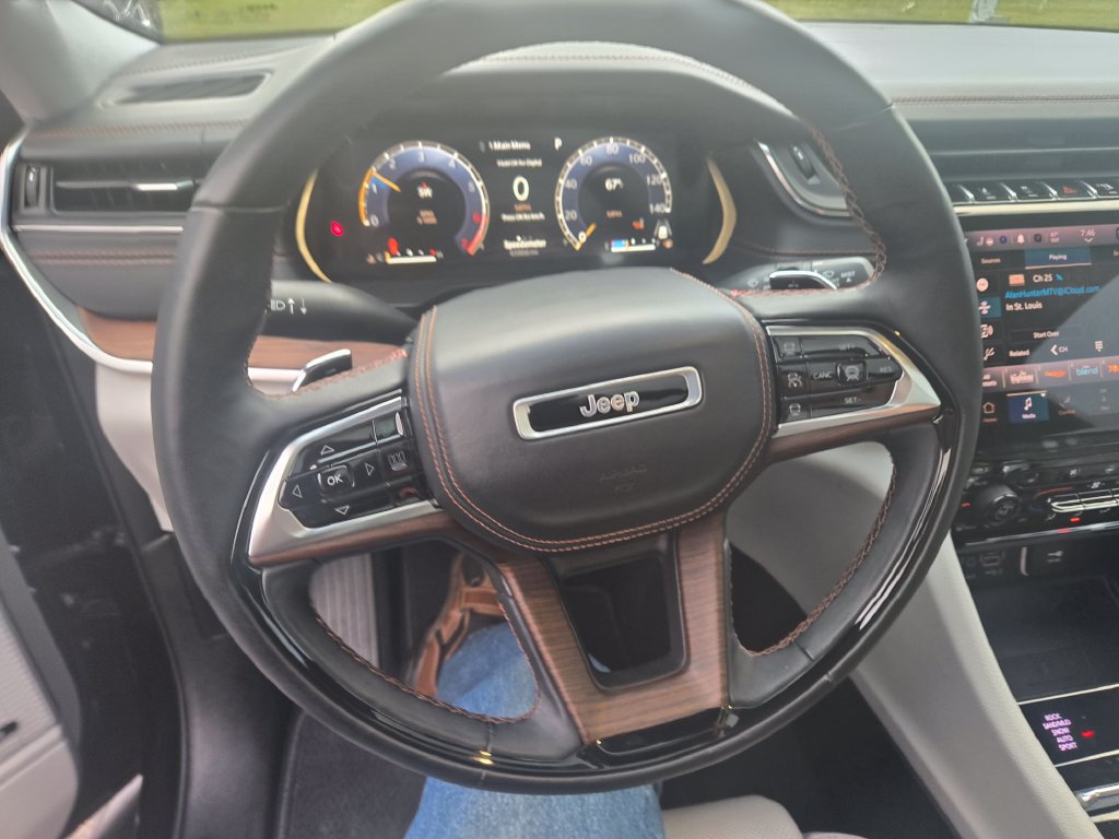 Used 2022 Jeep Grand Cherokee L Summit w/ Advanced Protech Group IV AWD/4WD image 12