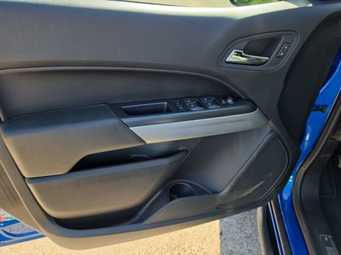 Used 2022 Chevrolet Colorado ZR2 w/ ZR2 Dusk Special Edition AWD/4WD image 17