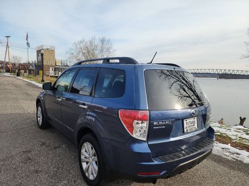 Used 2011 Subaru Forester 2.5X Premium image 3