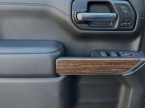 Used 2022 Chevrolet Silverado 1500 High Country w/ Z71 Off-Road Package image 11