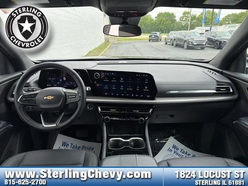 Used 2026 Chevrolet Traverse LT AWD/4WD image 9