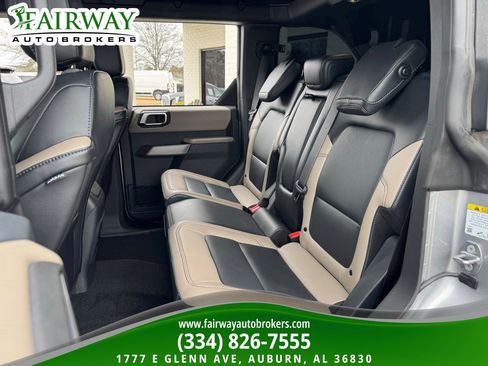 Used 2023 Ford Bronco Wildtrak image 11