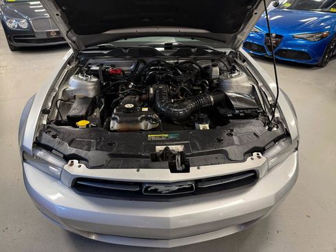 Used 2010 Ford Mustang Coupe image 19