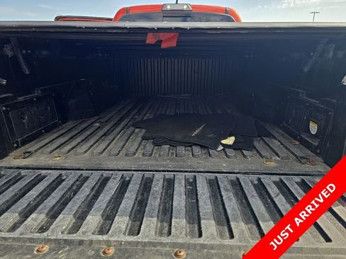 Used 2017 Toyota Tacoma TRD Sport image 7