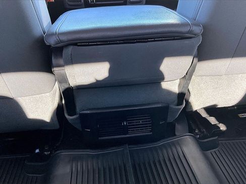 Used 2016 RAM 2500 Tradesman w/ Chrome Appearance Group image 35