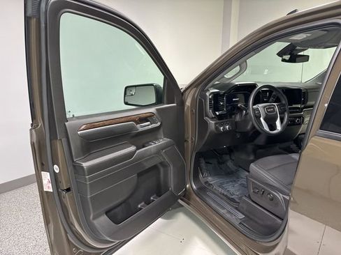 Used 2024 GMC Sierra 1500 Elevation image 7