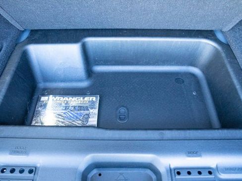 Certified 2025 Jeep Wrangler Unlimited Rubicon image 34