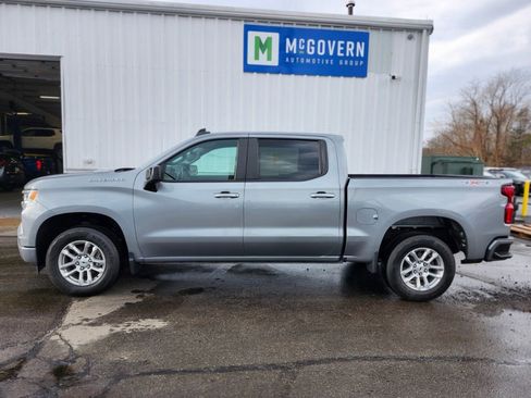 Used 2023 Chevrolet Silverado 1500 RST image 2