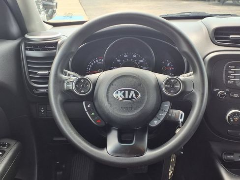 Used 2016 Kia Soul FWD image 12