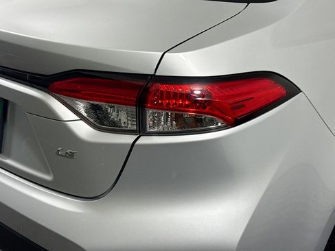 Used 2020 Toyota Corolla LE image 33