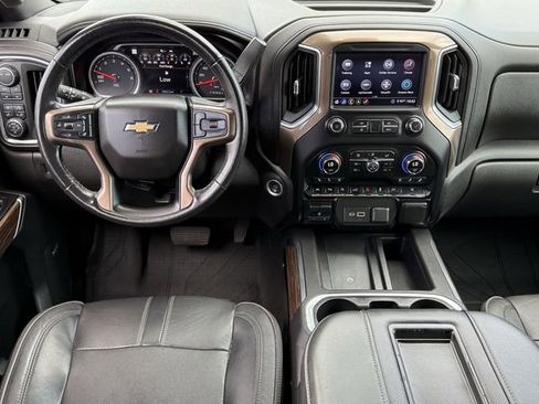 Used 2020 Chevrolet Silverado 1500 High Country w/ Technology Package AWD/4WD image 9