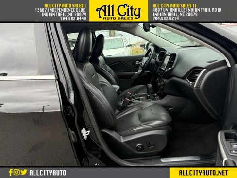 Used 2019 Jeep Cherokee Limited image 10