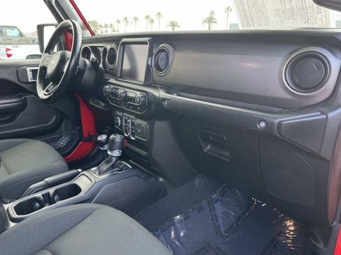 Used 2021 Jeep Gladiator Willys image 27