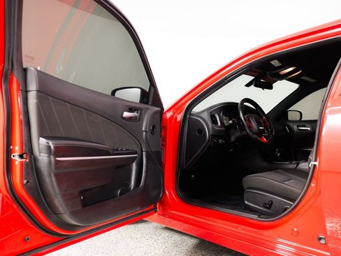 Used 2019 Dodge Charger SXT image 21