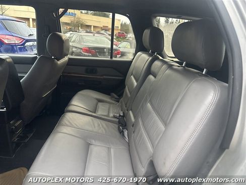 Used 1999 Nissan Pathfinder LE image 10