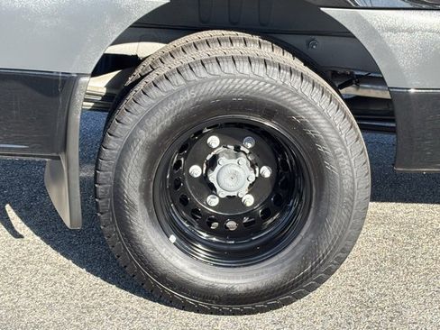 Used 2024 Mercedes-Benz Sprinter 3500 image 32