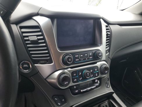 Used 2020 Chevrolet Suburban Premier image 9