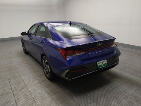 Used 2024 Hyundai Elantra SEL w/ Convenience Package FWD image 5