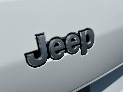 New 2026 Jeep Grand Cherokee L Limited RWD image 19