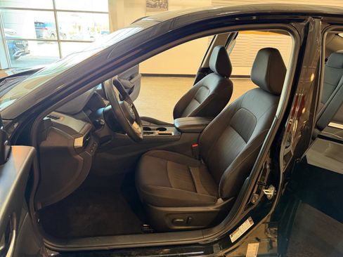 Used 2025 Nissan Altima 2.5 SV FWD image 21