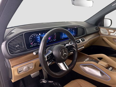 Certified 2024 Mercedes-Benz GLS 580 4MATIC image 9