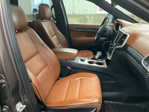 Used 2018 Jeep Grand Cherokee Summit AWD/4WD image 32