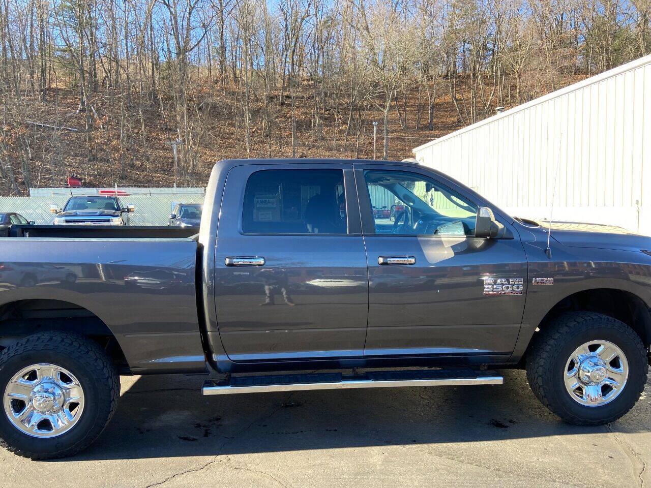 Used 2018 RAM 3500 SLT w/ Snow Chief Group AWD/4WD image 2