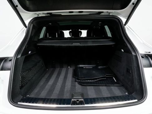 Certified 2023 Porsche Cayenne AWD/4WD image 31