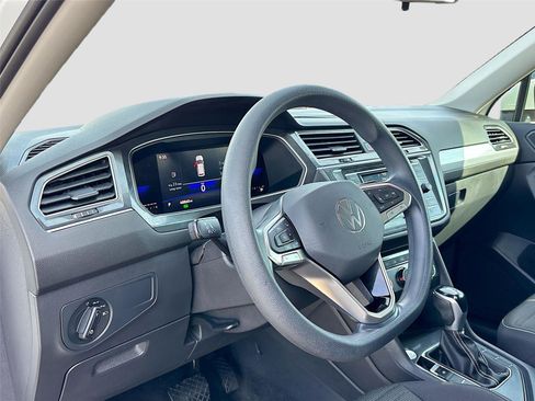 Used 2022 Volkswagen Tiguan S image 9