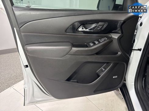 Used 2023 Chevrolet Traverse RS w/ LPO, Cargo Package image 11