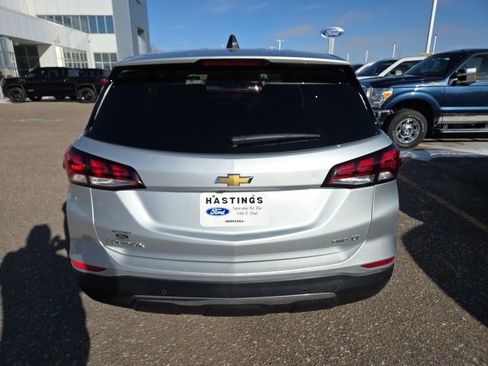 Used 2022 Chevrolet Equinox LT image 4