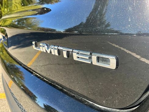 Used 2022 Jeep Compass Limited image 8