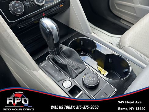Used 2023 Volkswagen Atlas SE AWD/4WD image 25