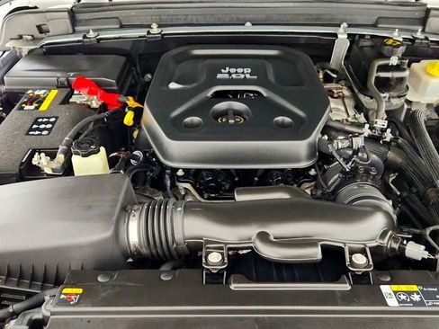 Used 2023 Jeep Wrangler Unlimited Sahara AWD/4WD image 26