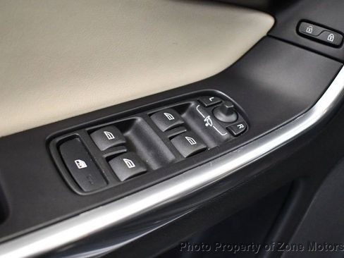 Used 2012 Volvo XC60 T6 R-Design image 30