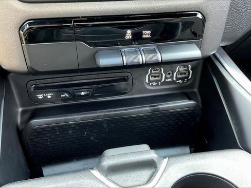 Used 2019 RAM 1500 Big Horn AWD/4WD image 17