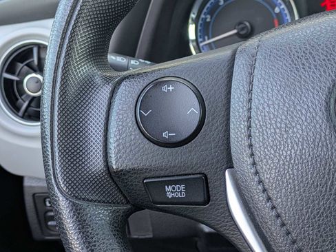 Used 2018 Toyota Corolla LE image 21