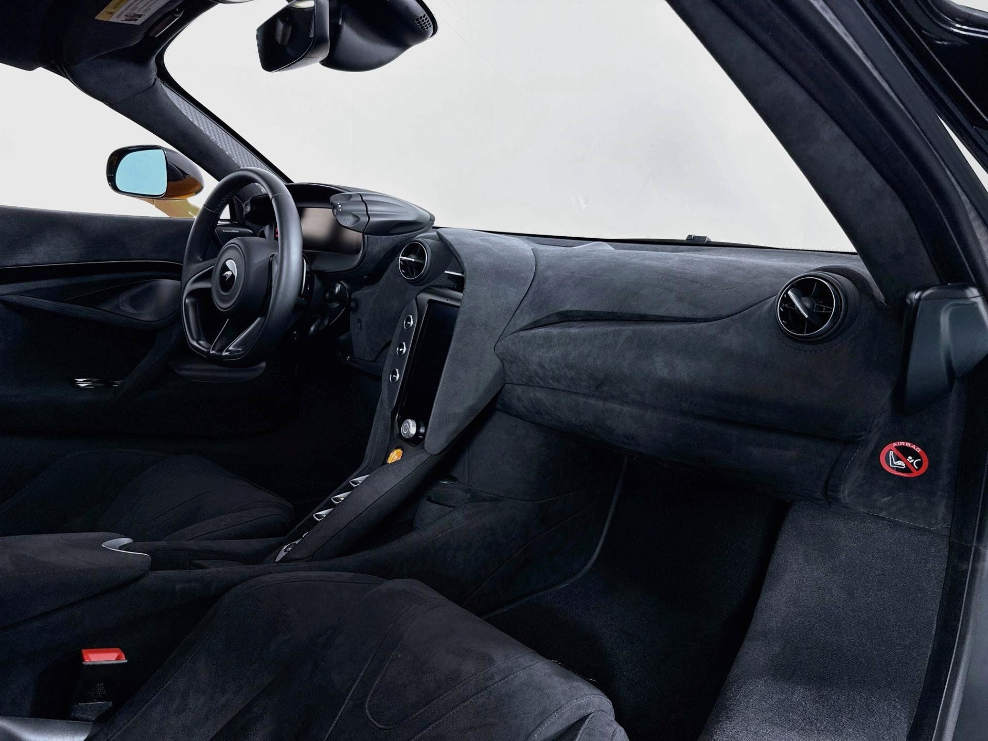 Used 2025 McLaren 750S RWD image 27