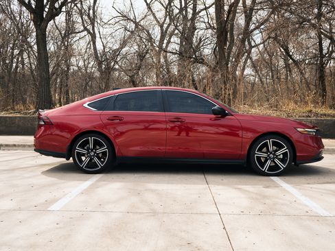 Used 2024 Honda Accord Sport image 10